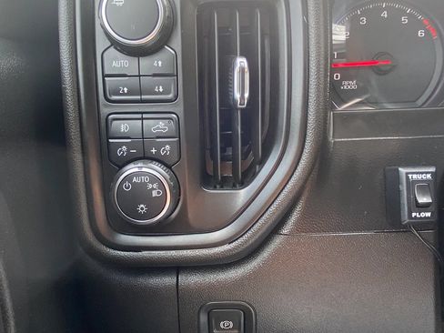 Used 2019 Chevrolet Silverado 1500 Custom Trail Boss w/ Custom Convenience Package AWD/4WD image 28