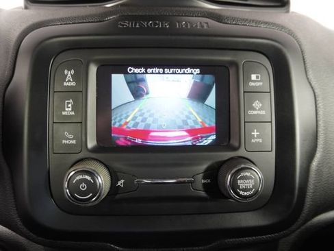 Used 2017 Jeep Renegade Trailhawk AWD/4WD image 28