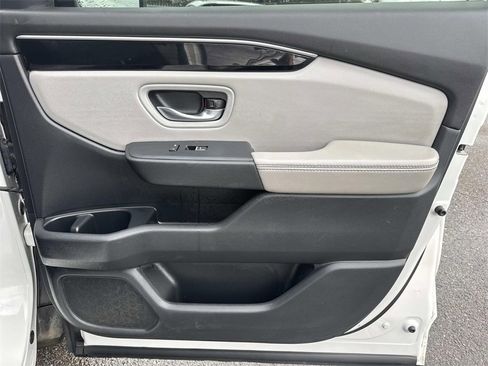 Used 2023 Honda Pilot Touring image 29