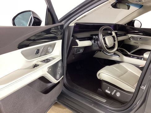 Used 2024 Lincoln Nautilus Black Label AWD/4WD image 9
