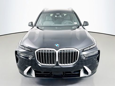 New 2026 BMW X7 xDrive40i w/ Premium Package image 2