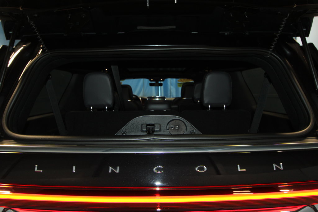 Used 2024 Lincoln Navigator L Reserve AWD/4WD image 40