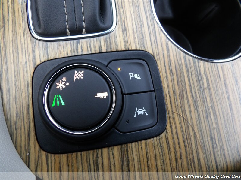 Used 2017 GMC Acadia Denali w/ Technology Package FWD image 22