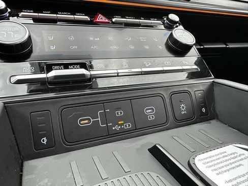 Used 2024 Hyundai Santa Fe Calligraphy image 32