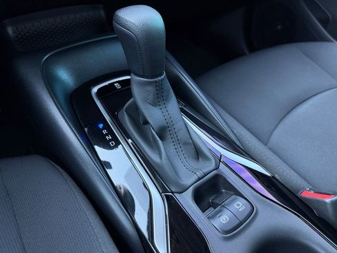 Used 2022 Toyota Corolla LE image 26