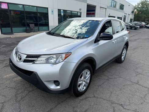 Used 2015 Toyota RAV4 LE AWD/4WD image 11
