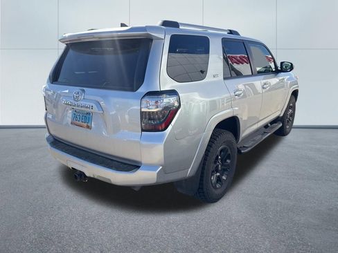 Used 2022 Toyota 4Runner SR5 AWD/4WD image 11