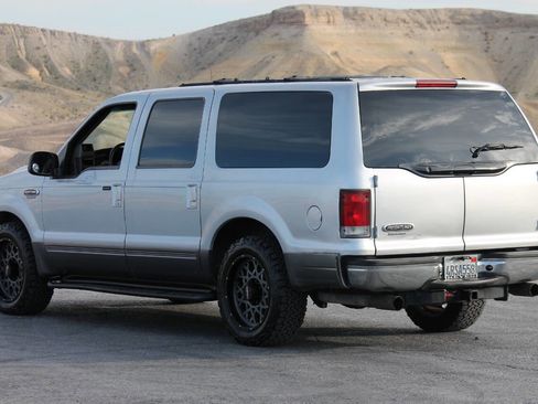 Used 2001 Ford Excursion XLT image 6