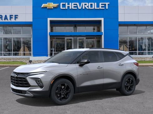 New 2025 Chevrolet Blazer LT w/ Convenience Package image 28