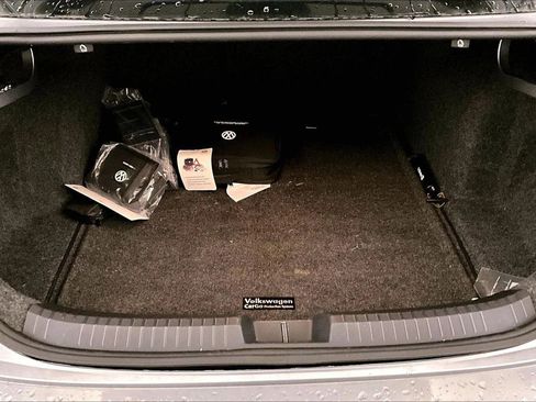 Used 2020 Volkswagen Jetta SE w/ SE Cold Weather Package image 33