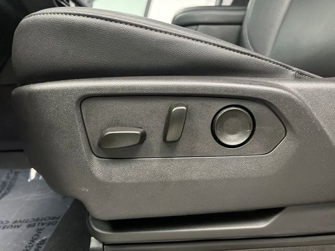 Used 2025 Chevrolet Tahoe LT image 10