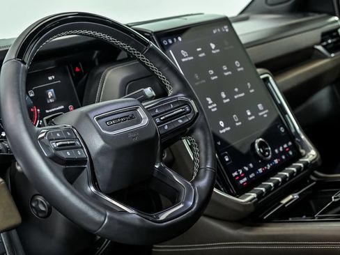 Used 2025 GMC Yukon Denali Ultimate w/ LPO, Floor Liner Package AWD/4WD image 19
