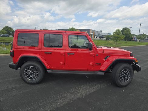 New 2025 Jeep Wrangler Sahara image 19