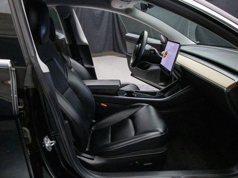 Used 2019 Tesla Model 3 Mid Range image 17