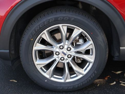 Used 2024 Ford Explorer Limited image 11