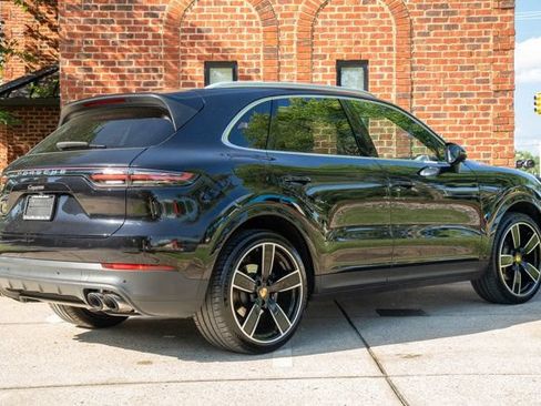 Used 2020 Porsche Cayenne w/ Premium Package AWD/4WD image 5