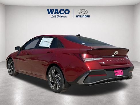 Used 2025 Hyundai Elantra Sport FWD image 5
