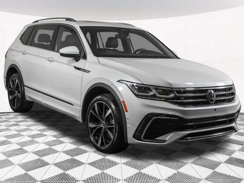 Used 2023 Volkswagen Tiguan SEL R-Line AWD/4WD image 11
