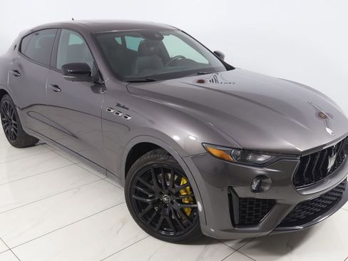 Used 2022 Maserati Levante Modena AWD/4WD image 21