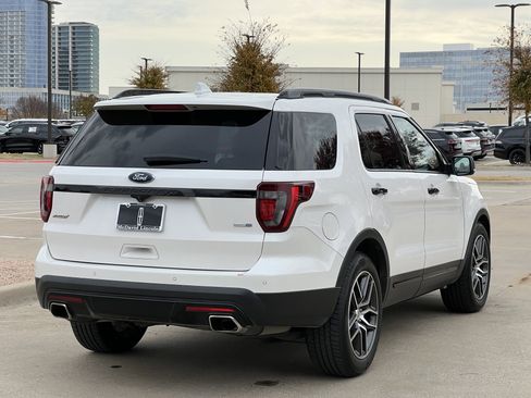Used 2016 Ford Explorer Sport w/ Equipment Group 401A image 9