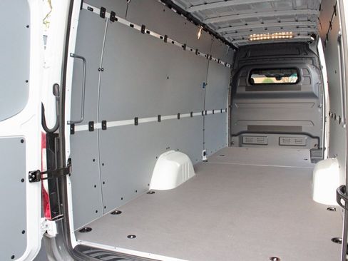 Used 2025 Mercedes-Benz Sprinter 2500 image 5