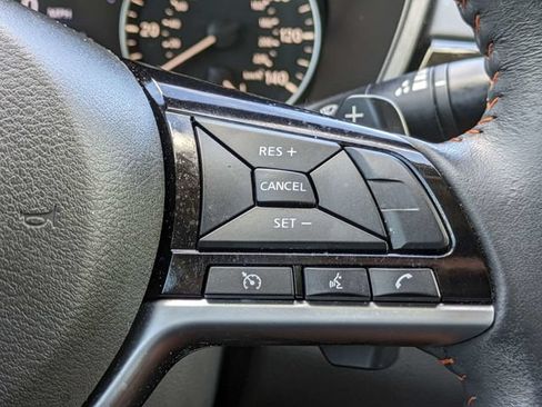Used 2024 Nissan Altima 2.5 SR w/ SR Premium Package FWD image 28