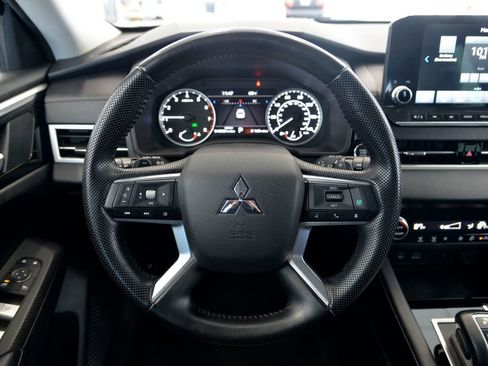 Used 2022 Mitsubishi Outlander SE AWD/4WD image 19