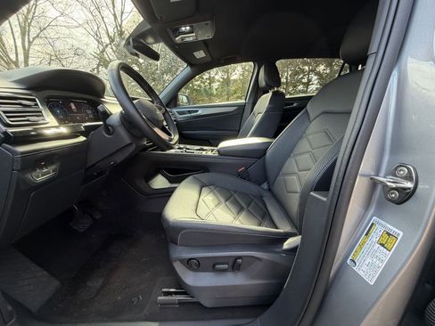 Used 2025 Volkswagen Atlas Cross Sport SE image 27