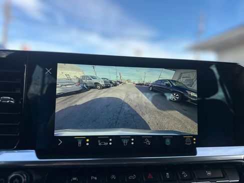 Used 2022 Chevrolet Silverado 1500 LTZ w/ Technology Package image 20