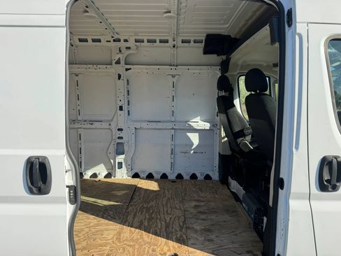 Used 2017 RAM ProMaster 2500 w/ Interior Convenience Group image 20