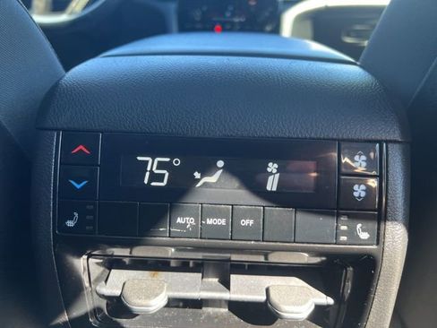 Certified 2022 Jeep Grand Cherokee L Limited AWD/4WD image 16