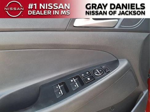 Used 2019 Hyundai Tucson Limited FWD image 12