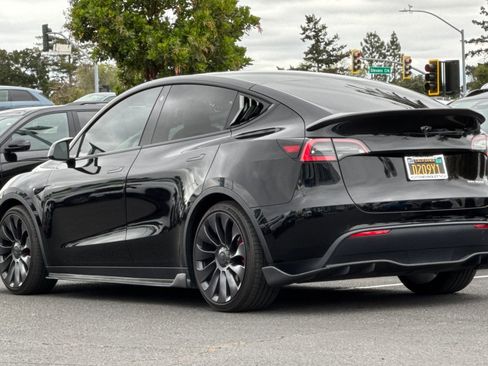 Used 2021 Tesla Model Y Performance AWD/4WD image 7