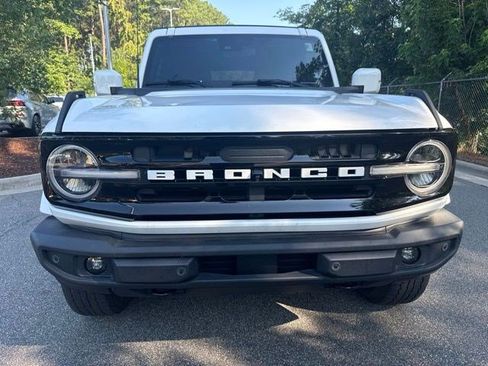 Used 2022 Ford Bronco Outer Banks AWD/4WD image 2