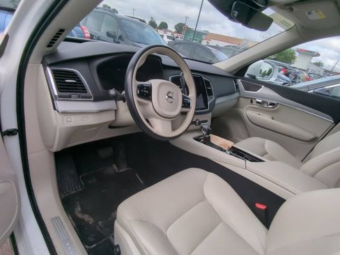 Used 2022 Volvo XC90 T5 Momentum AWD/4WD image 8