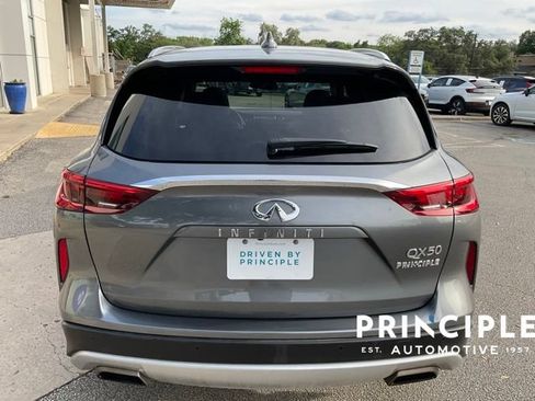 Used 2020 INFINITI QX50 Luxe w/ Navigation Package FWD image 7