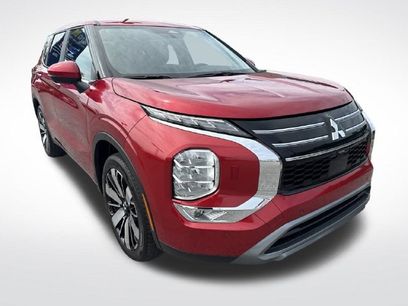 Used 2025 Mitsubishi Outlander SE