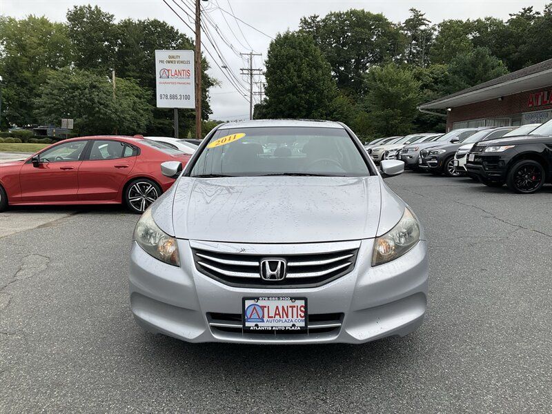 Used 2011 Honda Accord EX-L image 2
