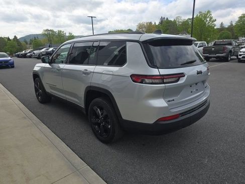 Certified 2025 Jeep Grand Cherokee L Limited w/ Black Appearance Package image 4