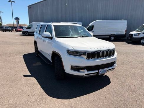 Used 2022 Jeep Wagoneer Series III AWD/4WD image 8