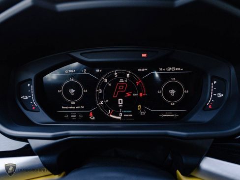 Used 2025 Lamborghini Urus SE AWD/4WD image 13