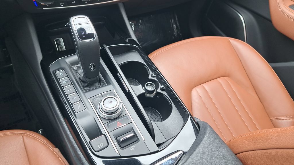 Used 2022 Maserati Levante GT AWD/4WD image 22