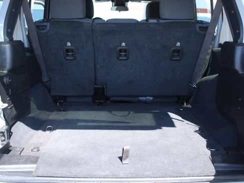 Used 2024 Jeep Wrangler Unlimited Sahara AWD/4WD image 41