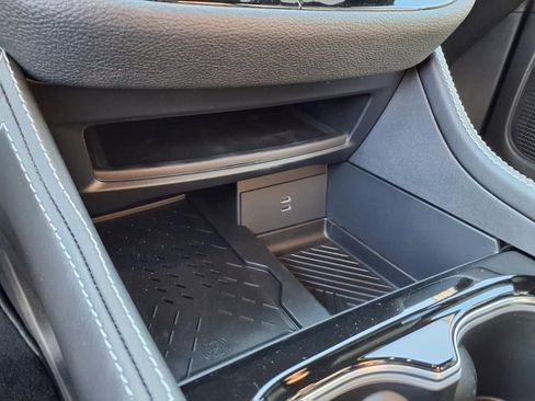 New 2026 Chrysler Pacifica Limited w/ S Appearance Package image 8