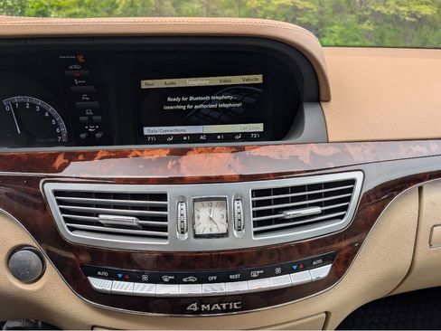 Used 2010 Mercedes-Benz S 550 4MATIC image 28