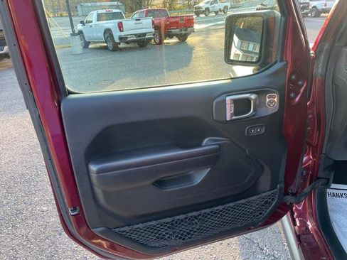 Used 2021 Jeep Wrangler Unlimited Rubicon w/ LED Lighting Group AWD/4WD image 14