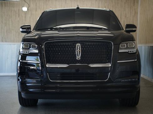 Used 2024 Lincoln Navigator L Reserve AWD/4WD image 3