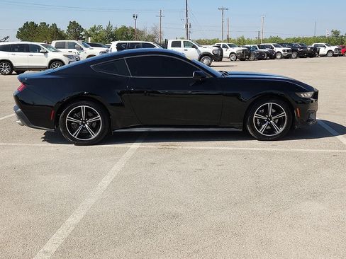 Used 2025 Ford Mustang Premium RWD image 5