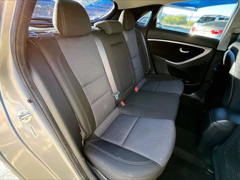 Used 2013 Hyundai Elantra GT w/ Touch & Go Pkg image 19