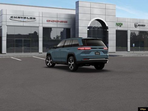 New 2026 Jeep Grand Cherokee Limited w/ Luxury Tech Group II AWD/4WD image 5